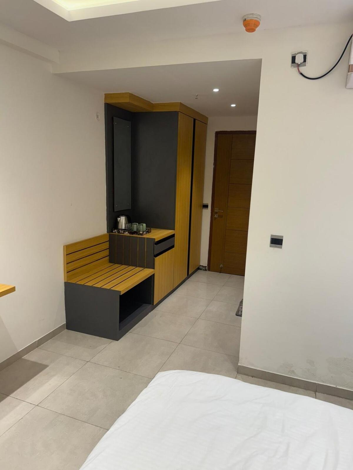 Apartment Crossandra Omaxe 2 *